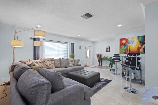 6901 NW 95th Terrace, Tamarac, FL 33321