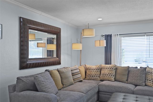 6901 NW 95th Terrace, Tamarac, FL 33321