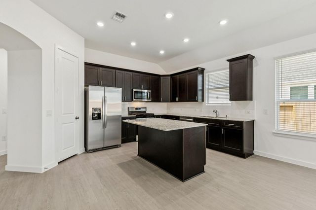 6707 Alejandro Place, Baytown, TX 77523