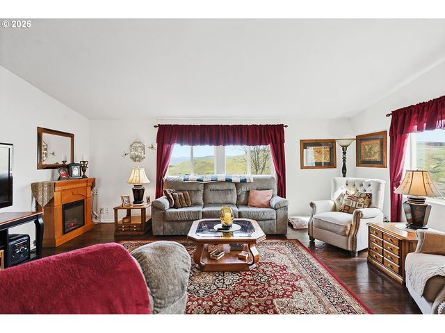 1105 COLUMBIA VIEW Dr, Arlington, OR 97812