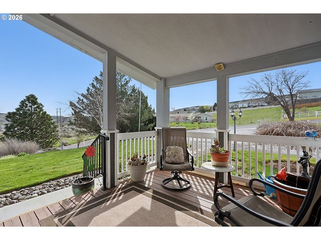 1105 COLUMBIA VIEW Dr, Arlington, OR 97812