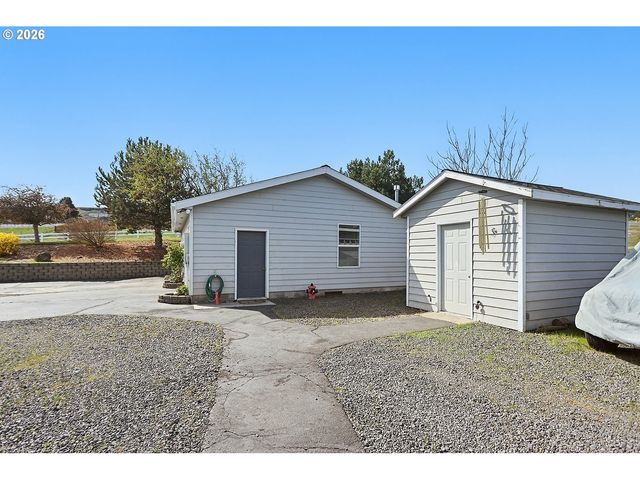 1105 COLUMBIA VIEW Dr, Arlington, OR 97812