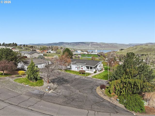 1105 COLUMBIA VIEW Dr, Arlington, OR 97812