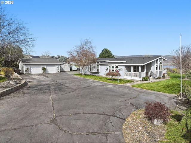 1105 COLUMBIA VIEW Dr, Arlington, OR 97812