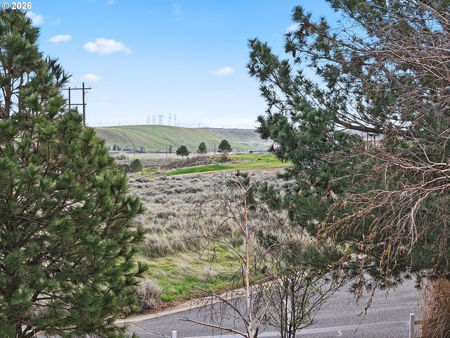 1105 COLUMBIA VIEW Dr, Arlington, OR 97812