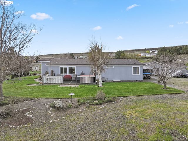 1105 COLUMBIA VIEW Dr, Arlington, OR 97812