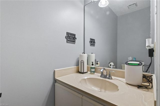 818 Quesnel DR, Virginia Beach, VA 23454