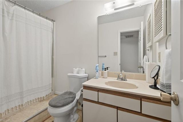 818 Quesnel DR, Virginia Beach, VA 23454