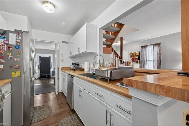 818 Quesnel DR, Virginia Beach, VA 23454