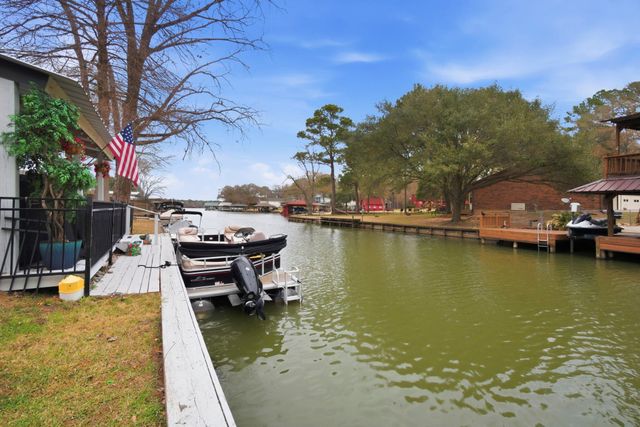 14174 Shadow Bay Drive, Willis, TX 77318