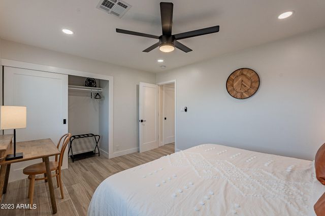 7440 E CAMBRIDGE Avenue, Scottsdale, AZ 85257