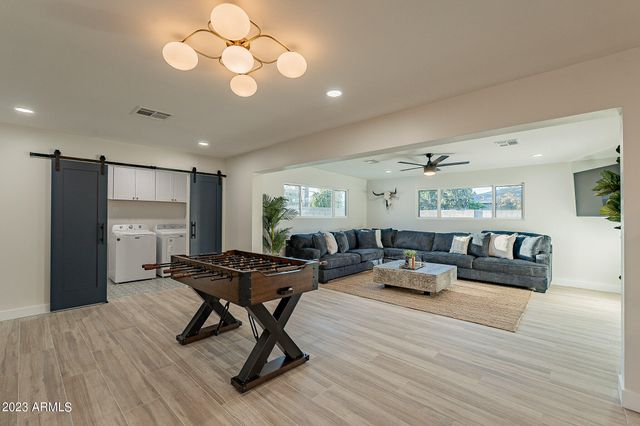 7440 E CAMBRIDGE Avenue, Scottsdale, AZ 85257