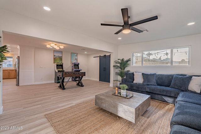 7440 E CAMBRIDGE Avenue, Scottsdale, AZ 85257