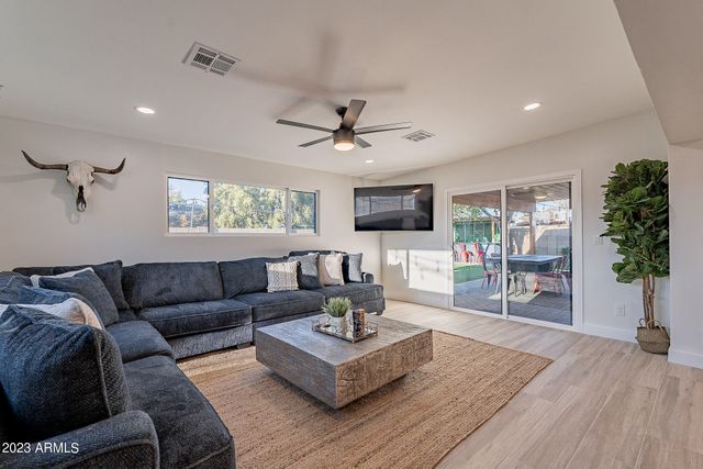 7440 E CAMBRIDGE Avenue, Scottsdale, AZ 85257