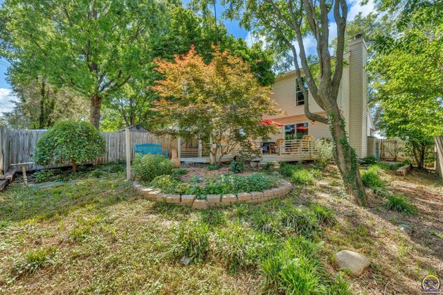 2618 SW 30th St, Topeka, KS 66611