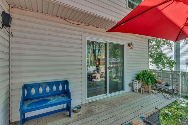 2618 SW 30th St, Topeka, KS 66611