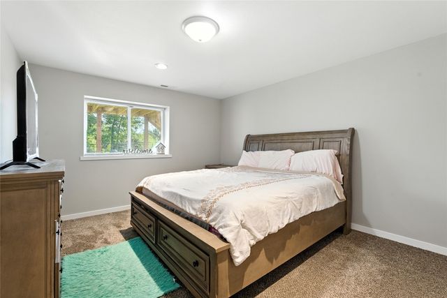 2126 Snapdragon Circle, Cedar Rapids, IA 52404