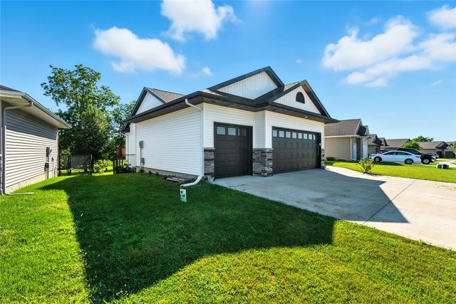 2126 Snapdragon Circle, Cedar Rapids, IA 52404