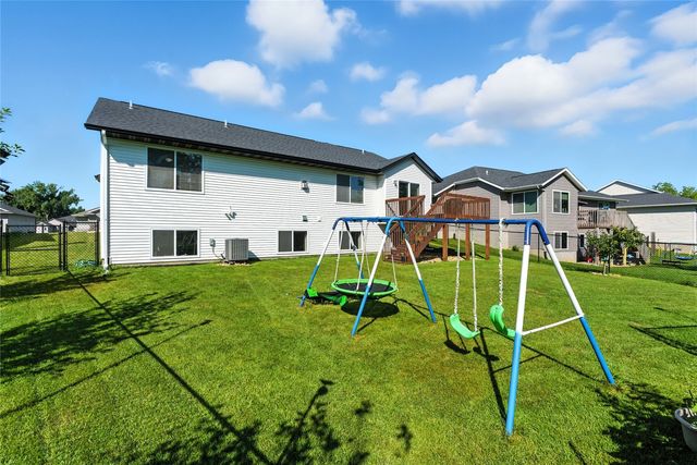 2126 Snapdragon Circle, Cedar Rapids, IA 52404