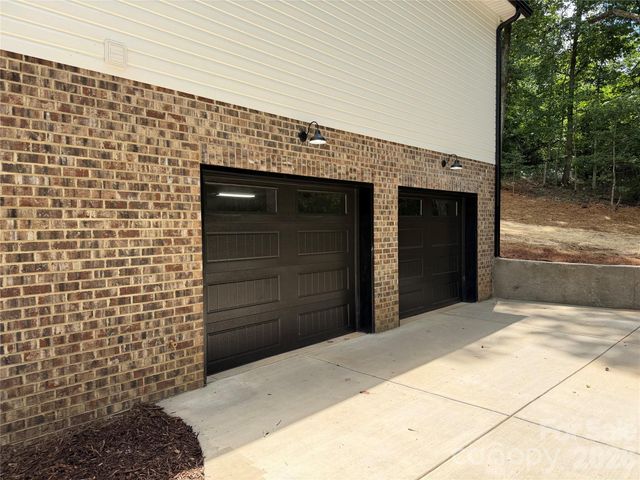 1135 Pinebrook Avenue SE, Valdese, NC 28690
