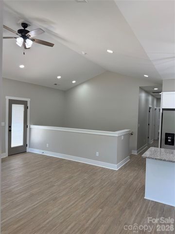 1135 Pinebrook Avenue SE, Valdese, NC 28690