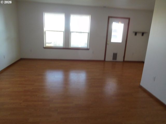 815 N MAIN St, Pendleton, OR 97801