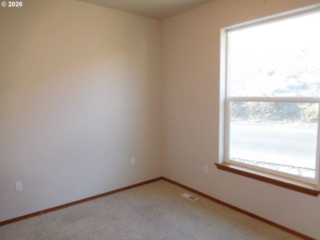815 N MAIN St, Pendleton, OR 97801