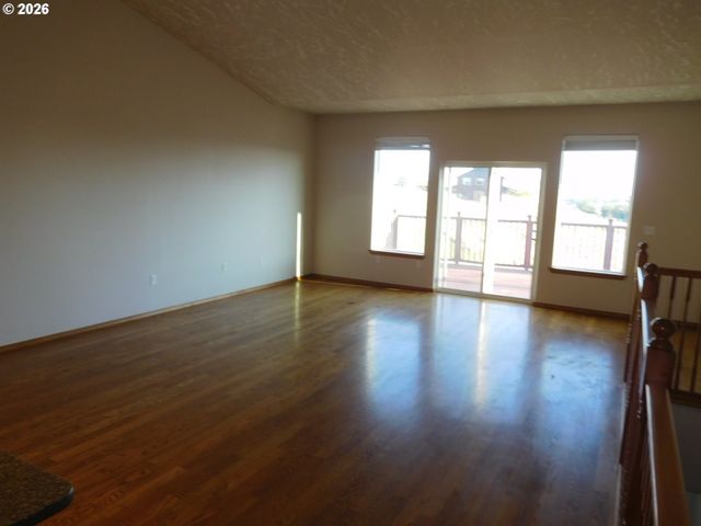 815 N MAIN St, Pendleton, OR 97801