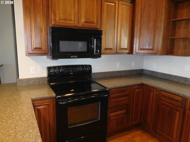 815 N MAIN St, Pendleton, OR 97801