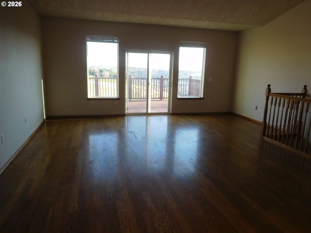 815 N MAIN St, Pendleton, OR 97801