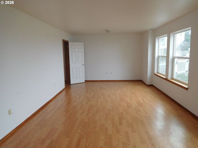 815 N MAIN St, Pendleton, OR 97801