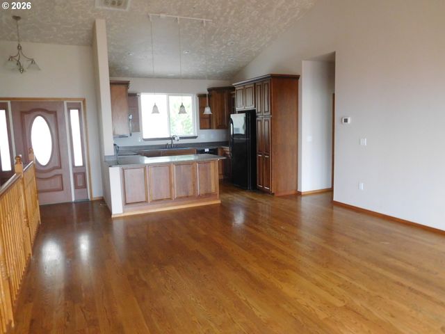815 N MAIN St, Pendleton, OR 97801