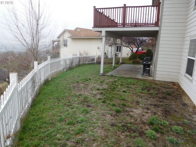 815 N MAIN St, Pendleton, OR 97801