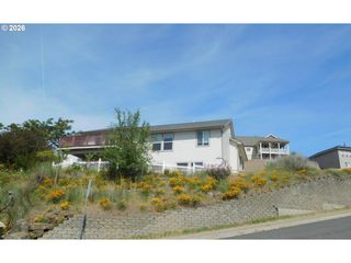 815 N MAIN St, Pendleton, OR 97801