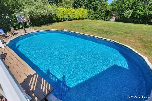 58 School House Road, Wallingford, CT 06492