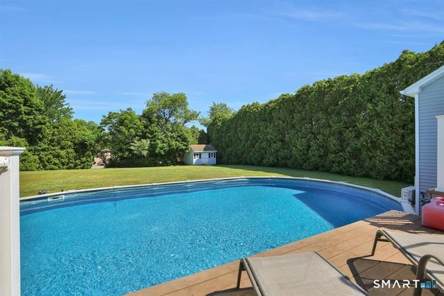 58 School House Road, Wallingford, CT 06492