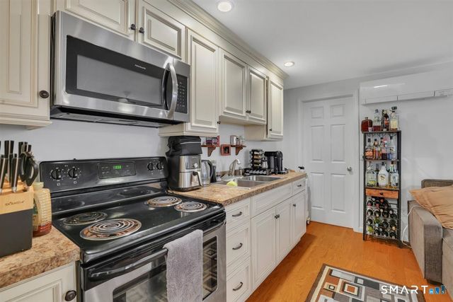 58 School House Road, Wallingford, CT 06492
