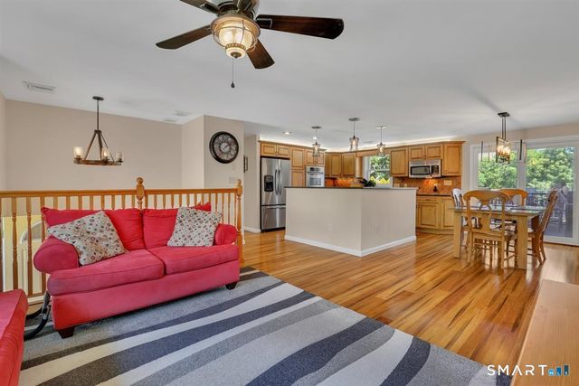 58 School House Road, Wallingford, CT 06492