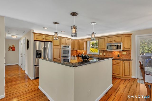 58 School House Road, Wallingford, CT 06492