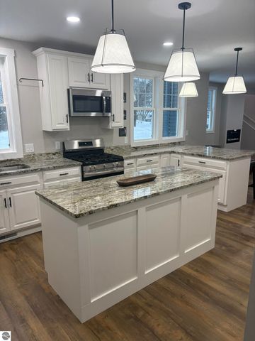 302 W Dresden Street, Kalkaska, MI 49646