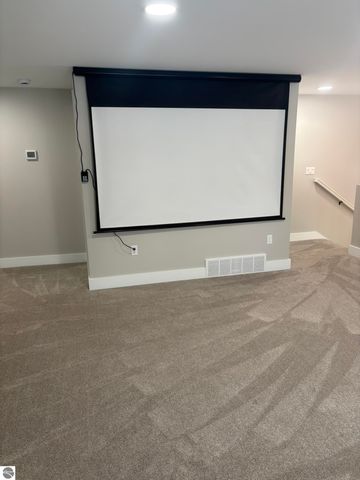 302 W Dresden Street, Kalkaska, MI 49646