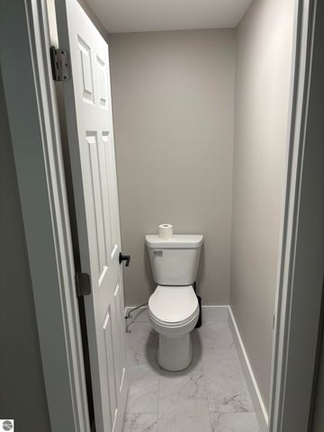 302 W Dresden Street, Kalkaska, MI 49646