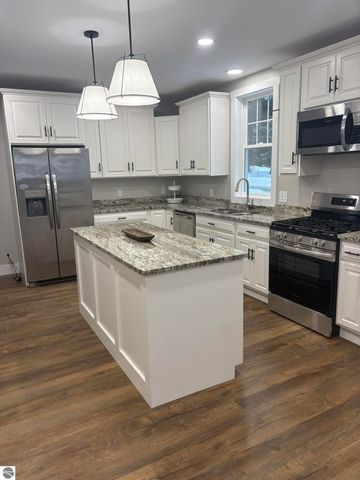 302 W Dresden Street, Kalkaska, MI 49646