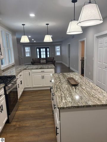 302 W Dresden Street, Kalkaska, MI 49646