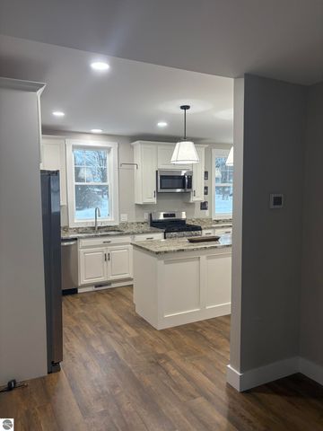 302 W Dresden Street, Kalkaska, MI 49646