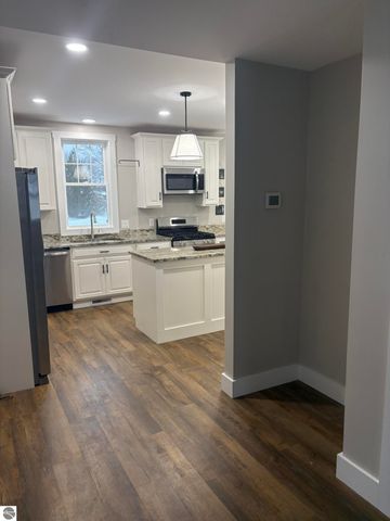 302 W Dresden Street, Kalkaska, MI 49646