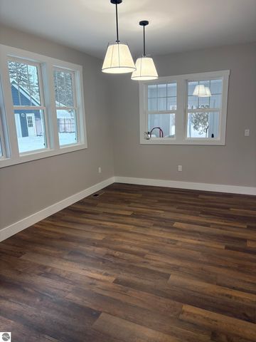 302 W Dresden Street, Kalkaska, MI 49646