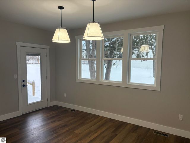 302 W Dresden Street, Kalkaska, MI 49646