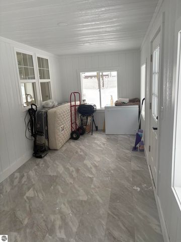 302 W Dresden Street, Kalkaska, MI 49646