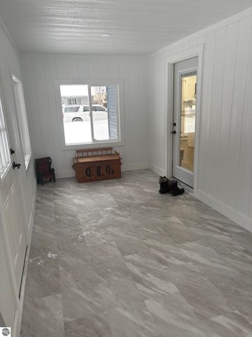 302 W Dresden Street, Kalkaska, MI 49646